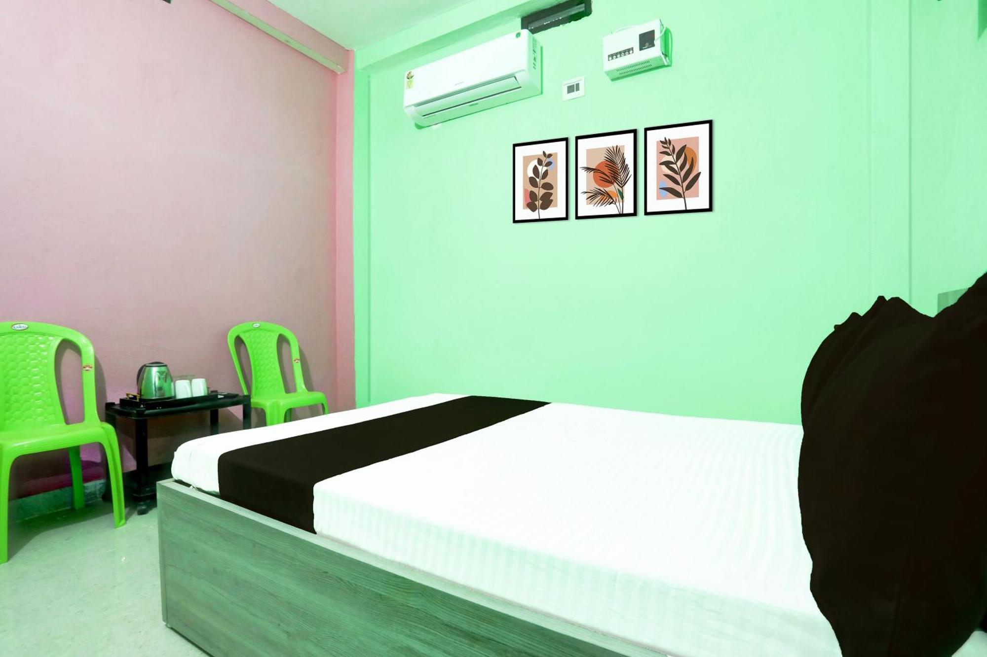 Hotel O Mochu Vatika Marriage Hall & Guest House Патна Екстериор снимка
