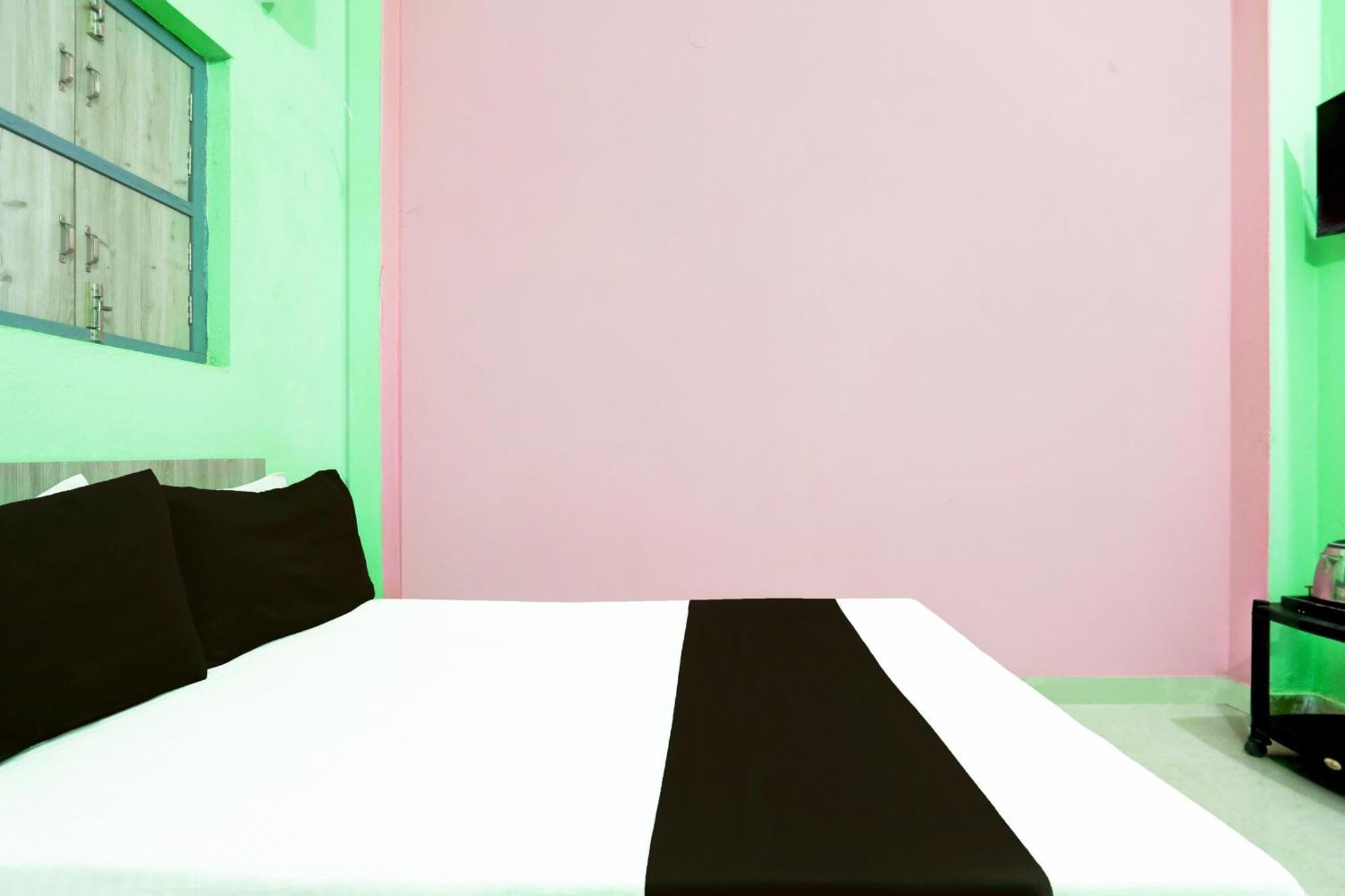 Hotel O Mochu Vatika Marriage Hall & Guest House Патна Екстериор снимка