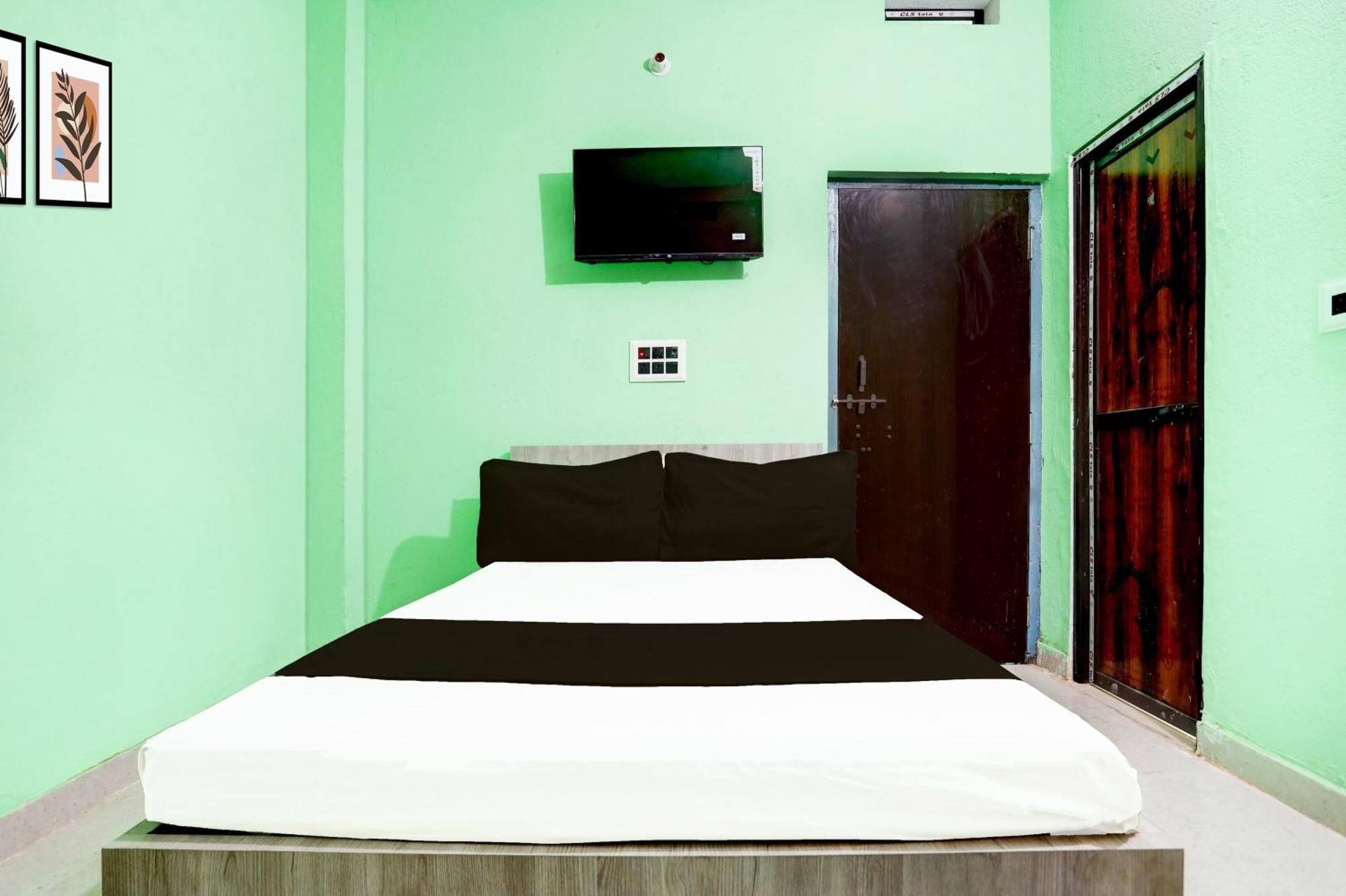 Hotel O Mochu Vatika Marriage Hall & Guest House Патна Екстериор снимка