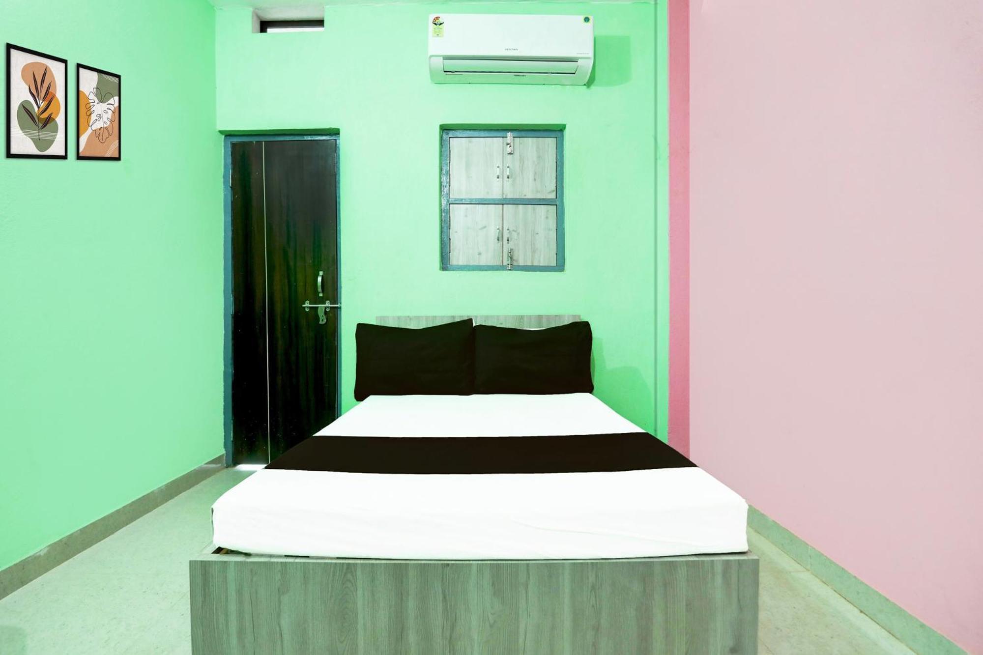 Hotel O Mochu Vatika Marriage Hall & Guest House Патна Екстериор снимка